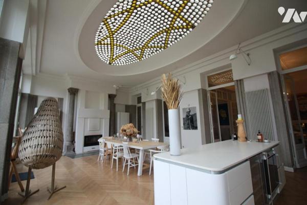 Cambrai, centre ville Hotel Particulier avec local commercial 