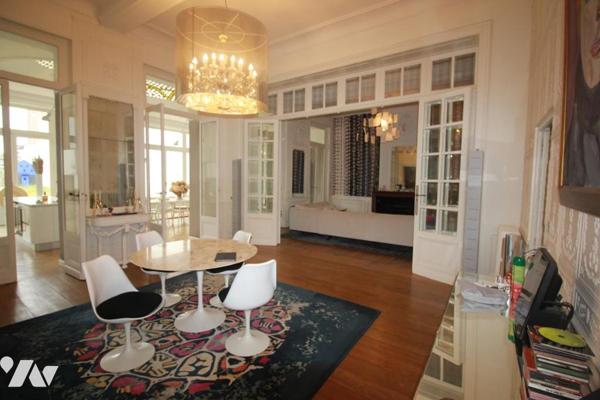 Cambrai, centre ville Hotel Particulier avec local commercial 