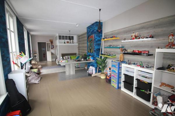 Cambrai, centre ville Hotel Particulier avec local commercial 