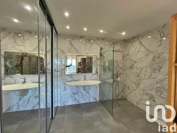 Maison 6 pièces de 179 m² à Nice (06000)