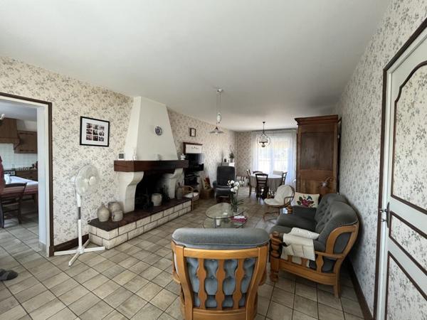 Maison à vendre 145 800 € Ruffec 6 p 120 m² DPE F