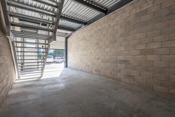 à vendre Artisans : Votre nouvel atelier de 115 m² au pied de l'A40 – Bonneville