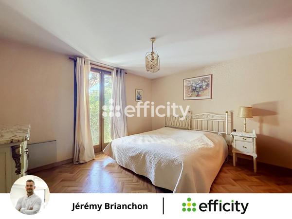 Maison
         6 pièces
        - 160 m² Exclusivité 699 000 € *