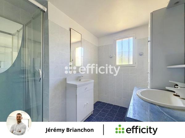 Maison
         6 pièces
        - 160 m² Exclusivité 699 000 € *