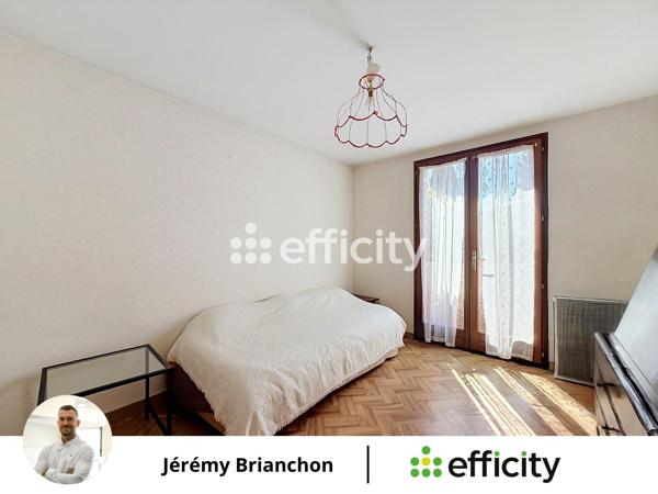 Maison
         6 pièces
        - 160 m² Exclusivité 699 000 € *