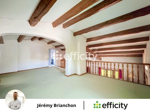 Maison
         6 pièces
        - 160 m² Exclusivité 699 000 € *