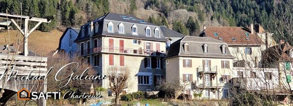 studio chaleureux au centre du village.