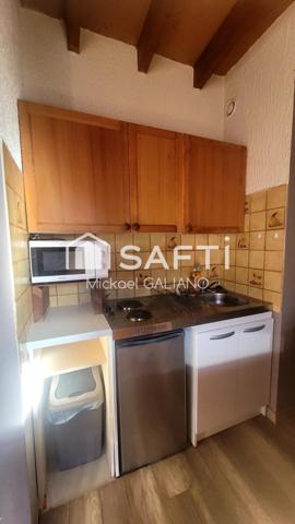 studio chaleureux au centre du village.