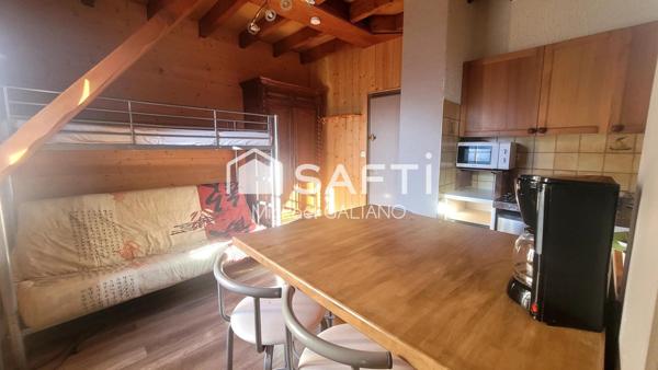 studio chaleureux au centre du village.