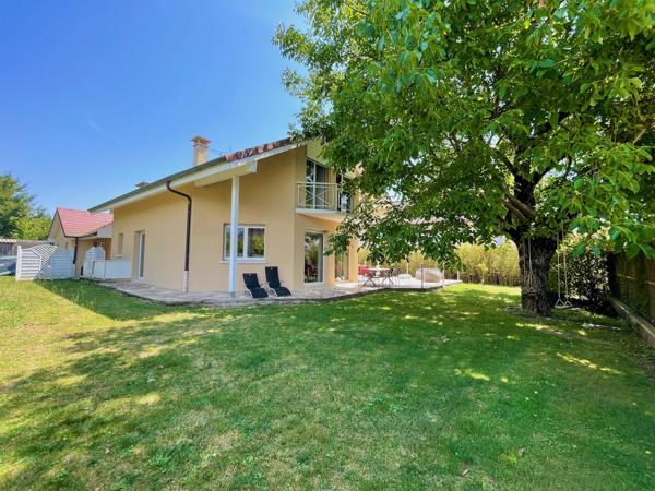 Versonnex (01210) Maison centre village - 5 chambres + rendement locatif