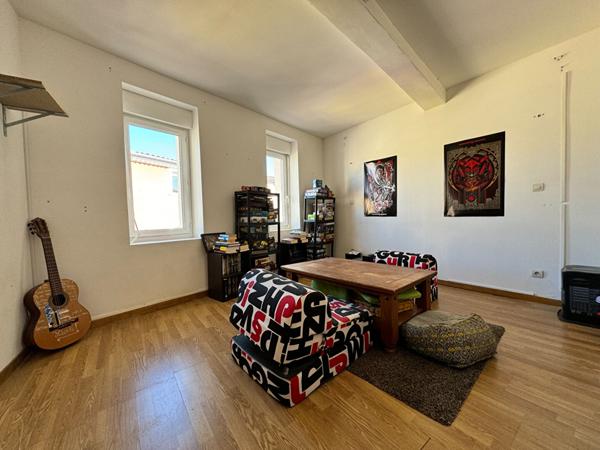 Maison de type 5 à vendre à Névian