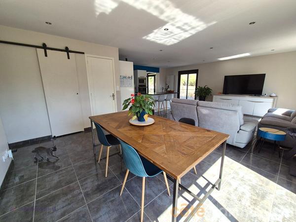 Vente
                Maison210 m² - 7 Pièces -
                    ONET LE CHATEAU (12850)