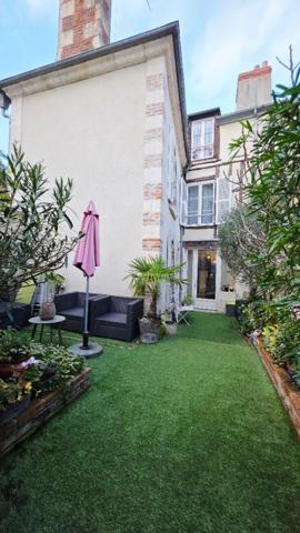 BOURGES CENTRE MAISON 141M² 8 PIECES JARDIN