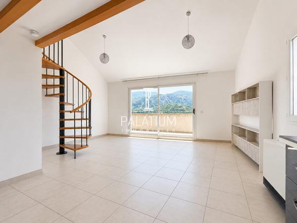 Appartement duplex en derner étage avec terrasse et vue dégagée