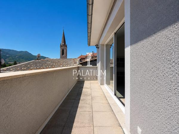 Appartement duplex en derner étage avec terrasse et vue dégagée