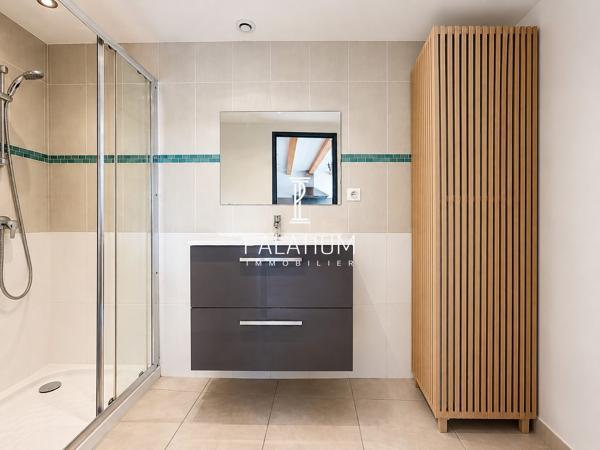 Appartement duplex en derner étage avec terrasse et vue dégagée