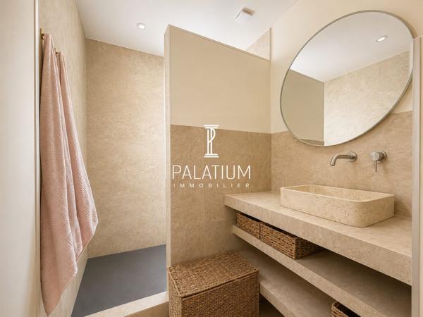 Magnifique appartement climatisé et rénové, en dernier étage avec ascenseur