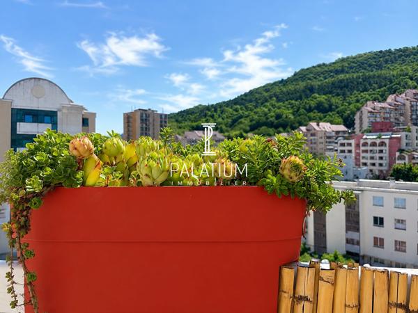 Magnifique appartement climatisé et rénové, en dernier étage avec ascenseur