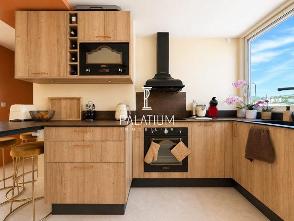 Magnifique appartement climatisé et rénové, en dernier étage avec ascenseur