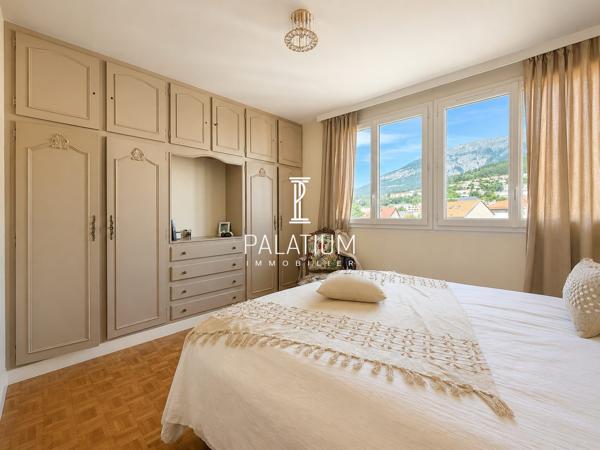 Magnifique appartement climatisé et rénové, en dernier étage avec ascenseur