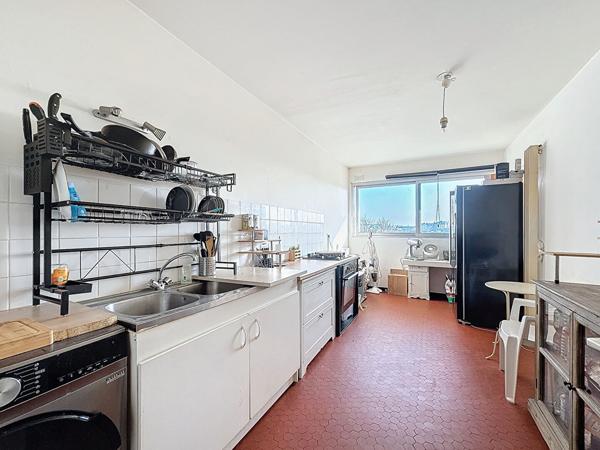 Appartement quartier Frot à Meaux (résidence Bourgelat) - vendu loué - proche gare - deux chambres - une place de parking et un cellier