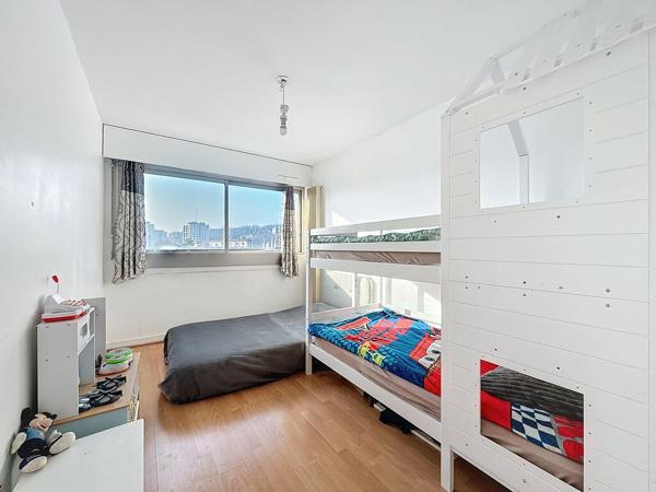 Appartement quartier Frot à Meaux (résidence Bourgelat) - vendu loué - proche gare - deux chambres - une place de parking et un cellier