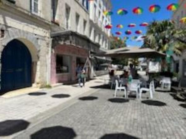 Fonds de commerce restauration rapide emplacement idéal à Rochefort