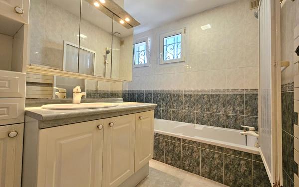 Maison à vendre    4 pièces •  Royan