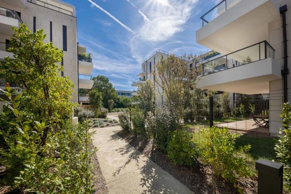 Marseille 8e – À deux pas du parc Borély et de la mer, exceptionnel T3 de 70 m² avec terrasse de 23m2 et 2 box Fermés.