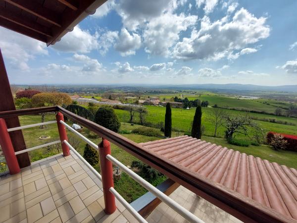 Maison
         5 pièces
        - 84 m² Exclusivité 335 000 € *