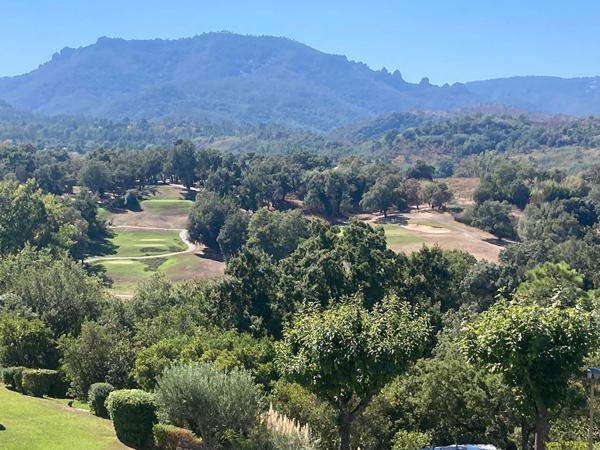 COUP DE COEUR ! Magnifique 3 pièces avec garage et cave RIVIERA GOLF !