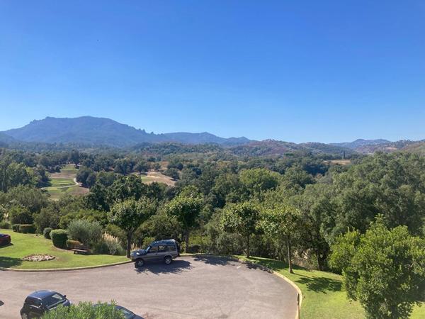 COUP DE COEUR ! Magnifique 3 pièces avec garage et cave RIVIERA GOLF !