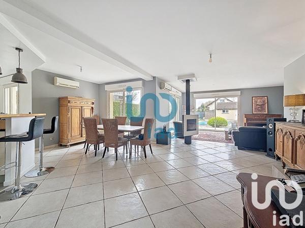 Maison 7 pièces de 175 m² à Magnanville (78200)