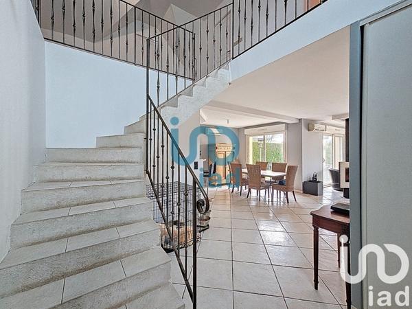 Maison 7 pièces de 175 m² à Magnanville (78200)