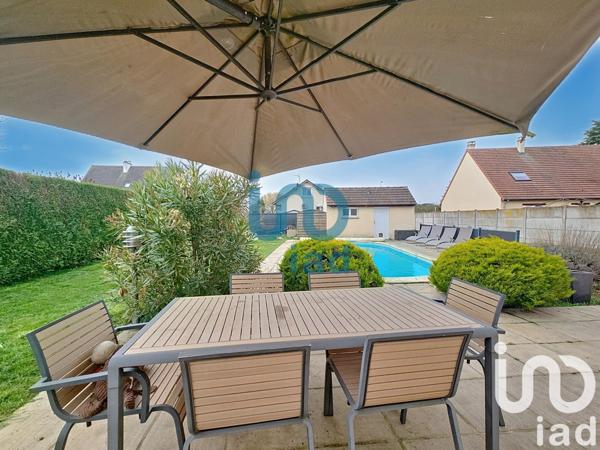 Maison 7 pièces de 175 m² à Magnanville (78200)