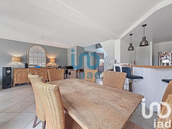 Maison 7 pièces de 175 m² à Magnanville (78200)