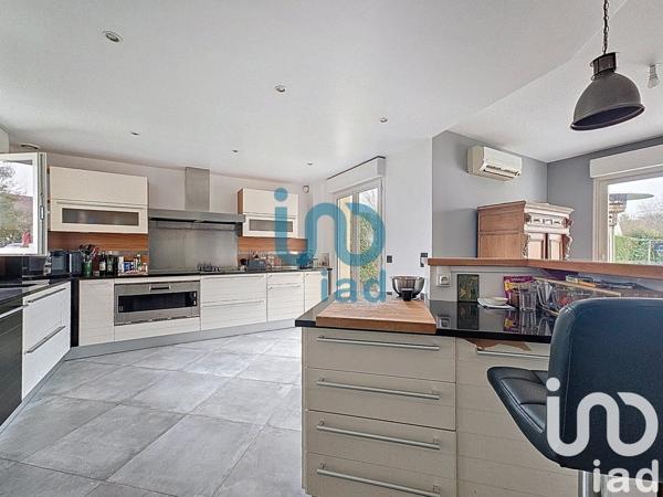 Maison 7 pièces de 175 m² à Magnanville (78200)