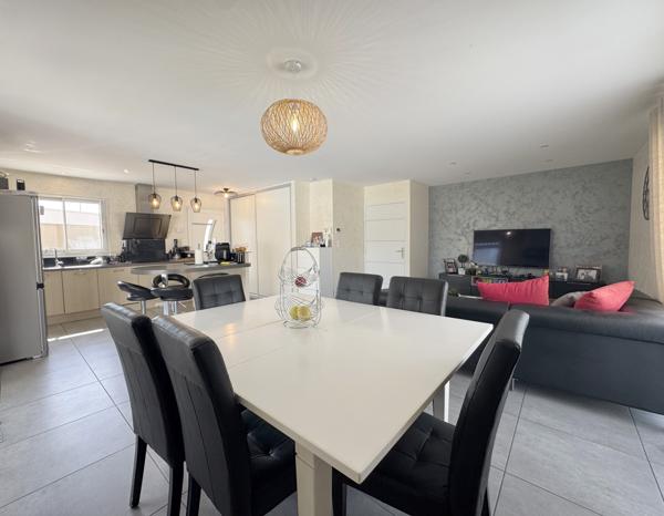 Maison
         6 pièces
        - 122 m² 349 000 € *