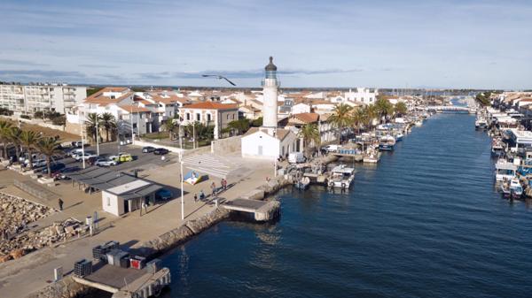 GARD (30) LE GRAU DU ROI (30240) Fonds de commerce restaurant à vendre en centre ville classé dans le top 15.