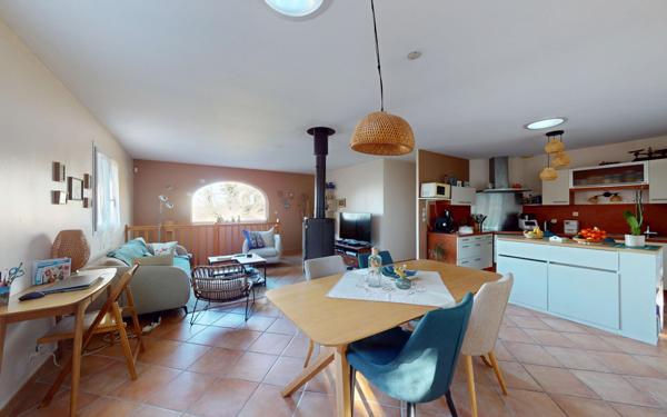 Maison à vendre    5 pièces • 181,09 m2 Parcieux