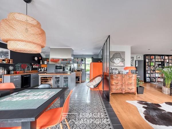 Immeuble de Caractère au Coeur de Mennecy. Studio, T2 duplex et atelier.