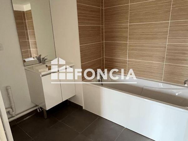 Location Appartement 4 pièces 97.4 m² - RUE D'AUSTRALIE Armentieres 59280