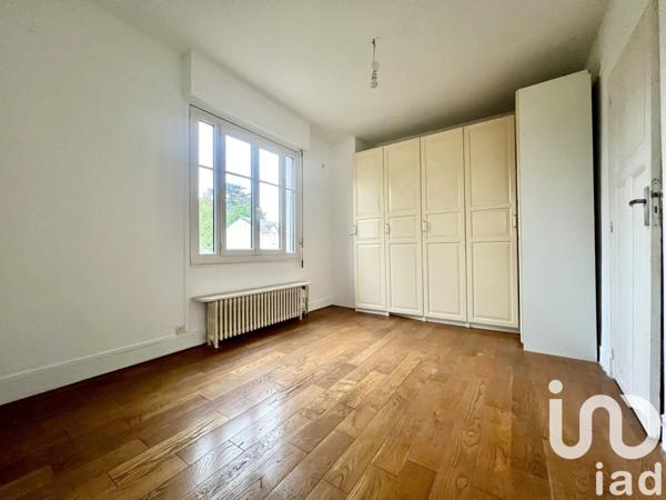 Maison 5 pièces de 120 m² à Mandres-les-Roses (94520)