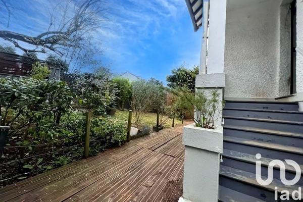 Maison 5 pièces de 120 m² à Mandres-les-Roses (94520)