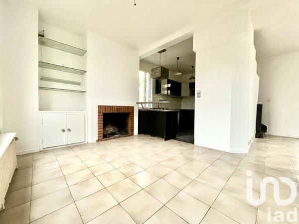 Maison 5 pièces de 120 m² à Mandres-les-Roses (94520)
