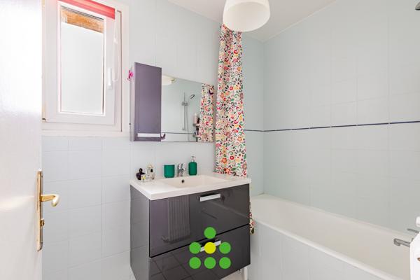 Appartement
         3 pièces
        - 61 m² 314 000 € *