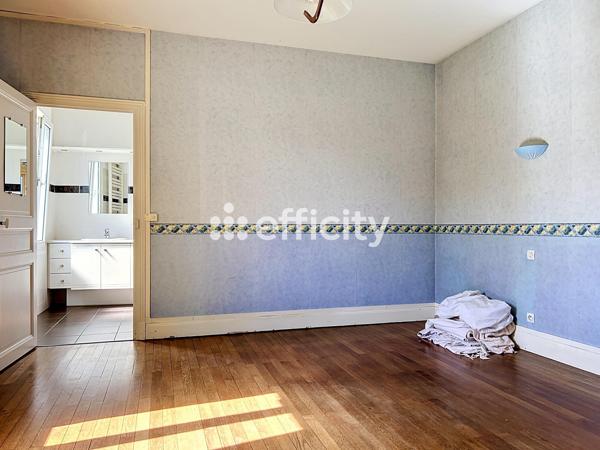 Maison
         7 pièces
        - 180 m² 398 000 € *