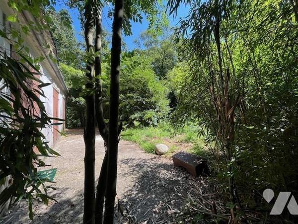 PLOUZANÉ - CADRE CAMPAGNE MAIS PROCHE DE TOUT - 142M² - 5 CH - 3170M² de terrain