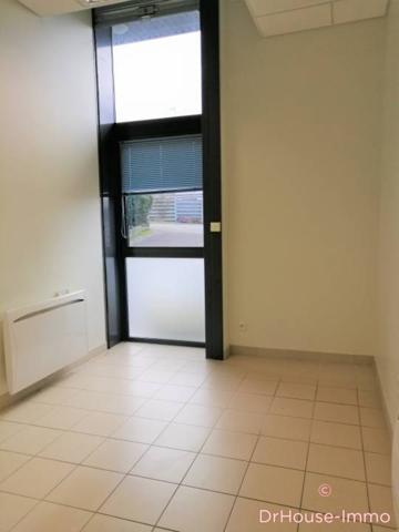 Bureau à vendre 13 pièces de 400 m²