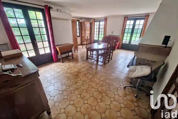 Maison traditionnelle 5 pièces de 127 m² à La Jarrie (17220)